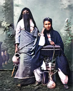 Hookah: Two women with hookah, Egypt