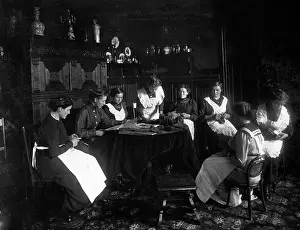Knit: Women knitting, 1914
