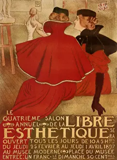 Epoque: Two Women look at a Statue