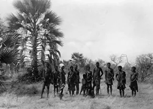Aboriginal: Women and men with hunting weapons, 1941