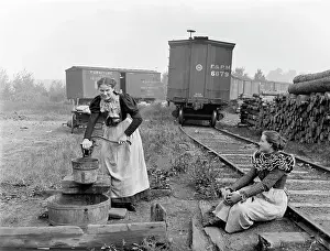 Appleton: Women - Occupations - Worker