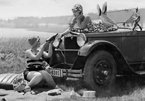 Women at a picnic, 1928