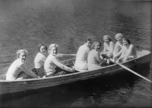 Arrowhead: Eight women at recordings for the