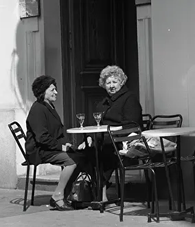 Tony Boxallfrps: Two women sitting outside a cafe