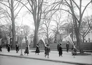 Picketing: Women - Suffrage - Protest - Politics