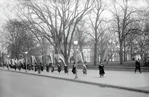 Picketing: Women - Suffrage - Protest - Politics
