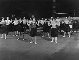 Coordinate: Women weightlifting