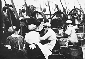 Nickel: Women workers, World War I