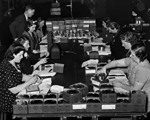 Pistons: Women take part in World War II production, ?