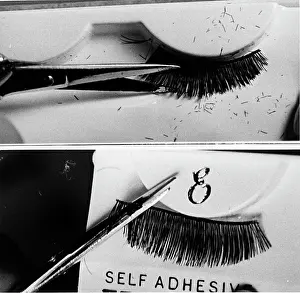 Eyelashes: Womens Beauty