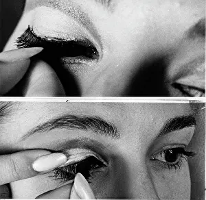 Eyelashes: Womens Beauty