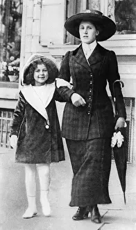 Governess: Women's fashion, 1914