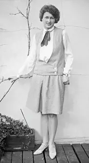 Sleeveless: Women's fashion, 1929