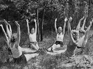 Schwanenwerder: Women's do gymnastics, 1938