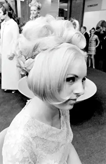 Pageboy: Women's hairstyles