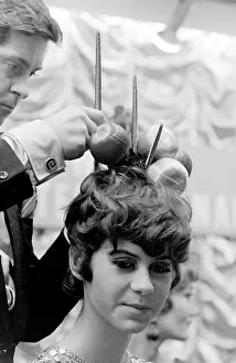 Bauble: Women's hairstyles
