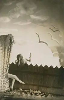 Manasse: Women's legs in beach chair
