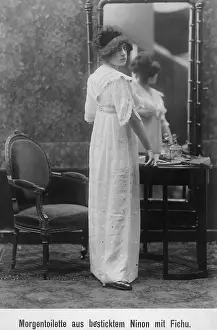 Nigthties: Women's sleepwear, 1912