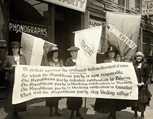 Picketing: women's suffrage - voting rights - Rep. National Convention