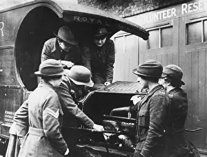 Postmen: Women's Volunteer Reserve 1916