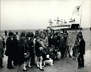 M.p.h: Wood Green School visit Goodwin Sands by hovercraft