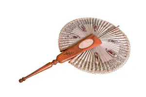 Pleat: Wooden fan with mirror