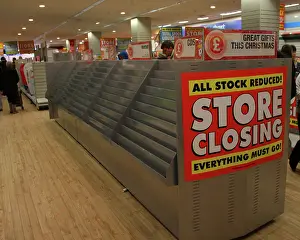 Woolworths: Woolworths Closes