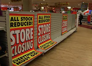 Woolworths: Woolworths Closes
