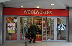 Woolworths: Woolworths Closes