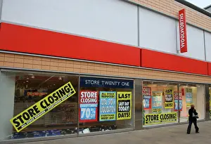 Woolworths: Woolworths Closes