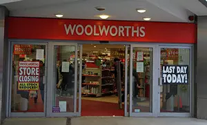 Woolworths: Woolworths Closes