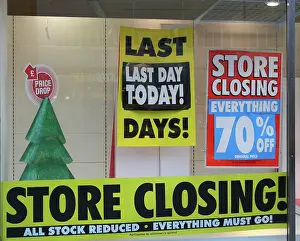 Woolworths: Woolworths Closes