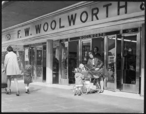 Woolworths: WOOLWORTHS CRAWLEY