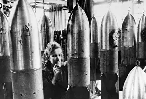 Puts: Worker in an armaments factory, 1940/41