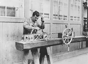 Girder: Worker in the construction of a Zeppelin, 1924