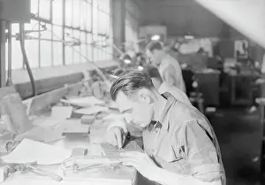 Tennessee: Worker finishing and patching at Kingsport