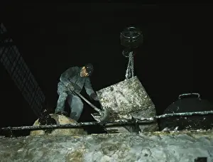 Asbestos: Worker spreading a hazardous asbestos mixture ?