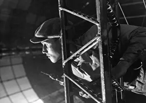 Girders: Worker in the Zeppelin shipyard in Friedrichshafen, 1937