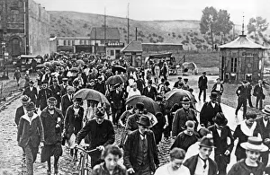 Commuter: Workers in Berlin on their way to work, 1922