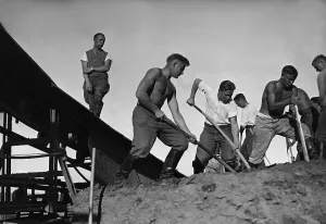 Create: Workers at the Bueckeberg