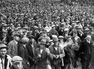 Salzburg: Workers at the construction site in the Hofolding Forst, 193