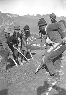 Garmisch: Workers at the construction of the ski jumping hill in Garmi