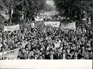 Lazare: Workers demonstrate and march in Paris