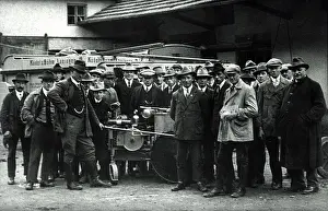 Hallertau: Workers in Hallertau, Germany