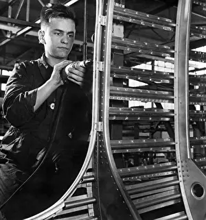 Fuselage: Workers in the Junkers factories, 1933-45
