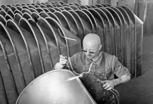 Bathtubs: Workers at the Krausswerk in Neuwelt
