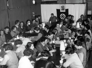 Knitwear: Workers during the lunch break, 1936