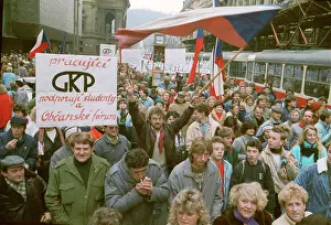 Authoritarian: Workers - march - general strike - Narodni (National)