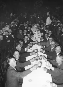 Consumption: Workers after a motorway opening, 1936