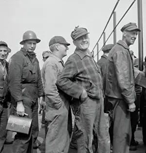 Shipyards: Workers - Occupations - Shipyard - WWII